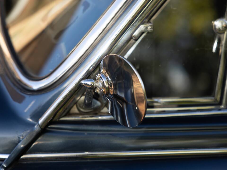 Image 25/50 de Jaguar Mk II 3.8 (1966)