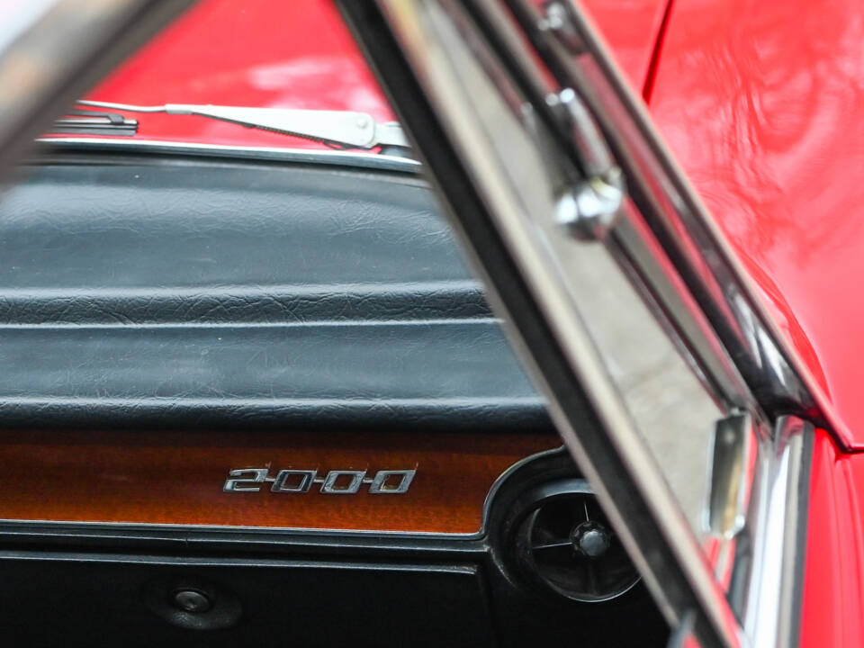 Image 34/36 of Alfa Romeo 2000 GT Veloce (1972)