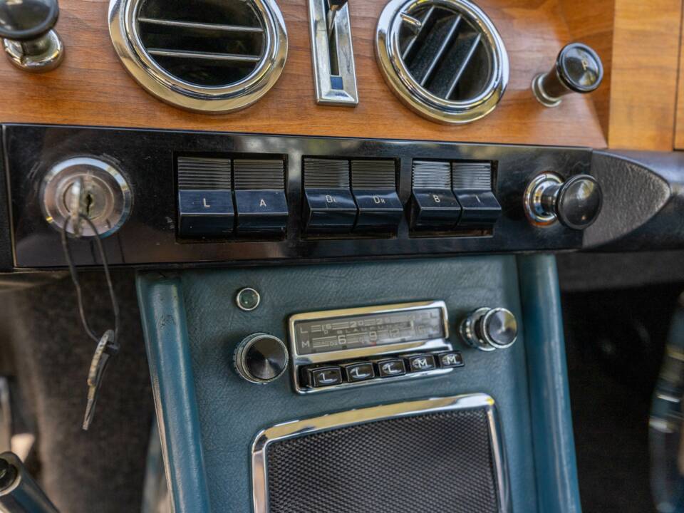 Imagen 13/47 de Ferrari 330 GT 2+2 (1964)