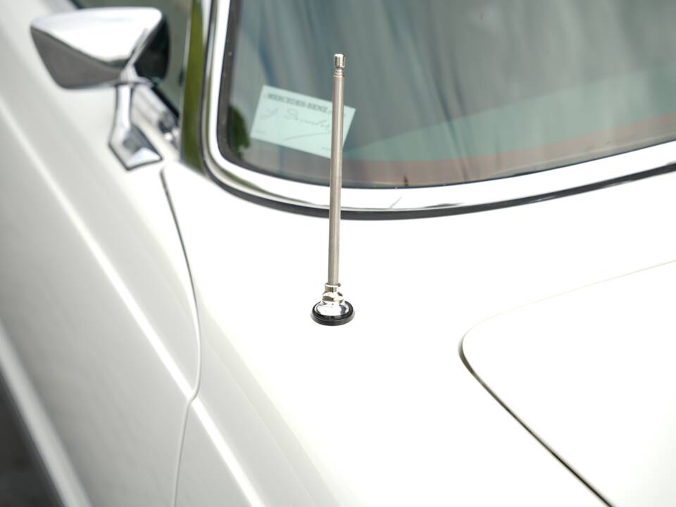 Image 42/50 de Mercedes-Benz 280 SL (1968)
