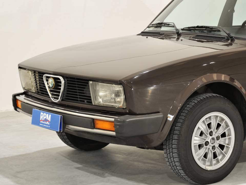 Image 8/36 de Alfa Romeo Alfetta 1.6 (1983)