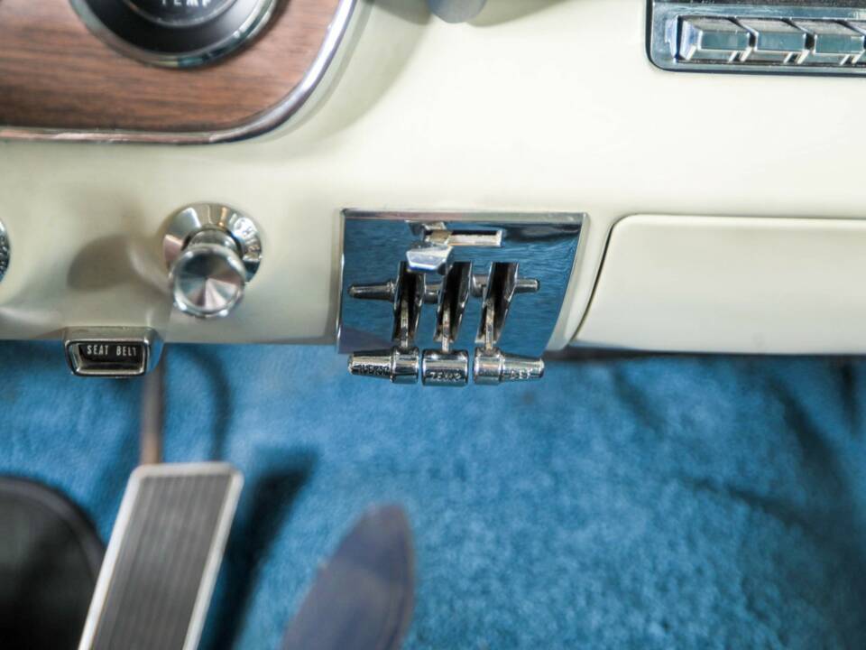 Image 29/50 of Ford Mustang 289 (1966)