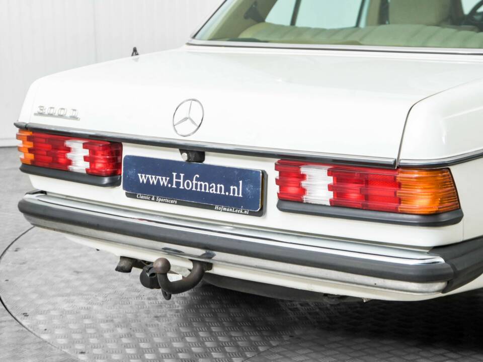 Image 27/50 of Mercedes-Benz 300 D (1980)