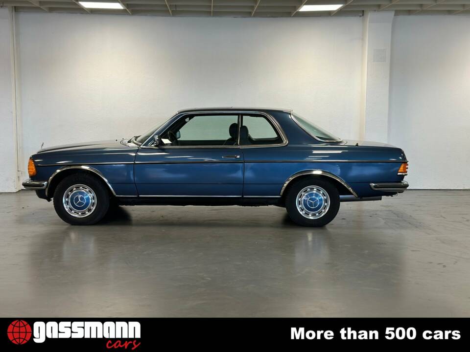 Imagen 4/15 de Mercedes-Benz 230 CE (1982)
