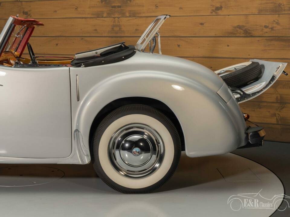 Bild 8/8 von Triumph 2000 Roadster (1949)