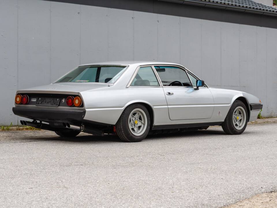 Bild 2/8 von Ferrari 400 GT&#x2F;4 2+2 (1977)