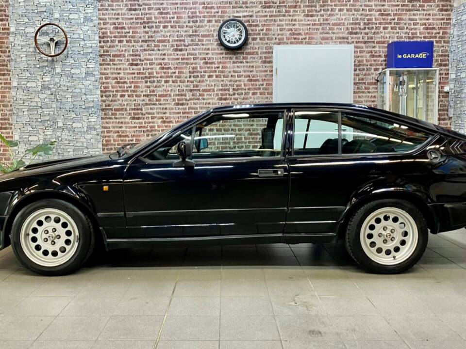 Afbeelding 3/11 van Alfa Romeo GTV6 3.0 (1984)