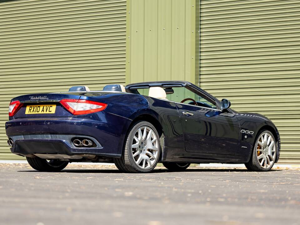 Immagine 3/36 di Maserati GranCabrio 4.7 (2010)