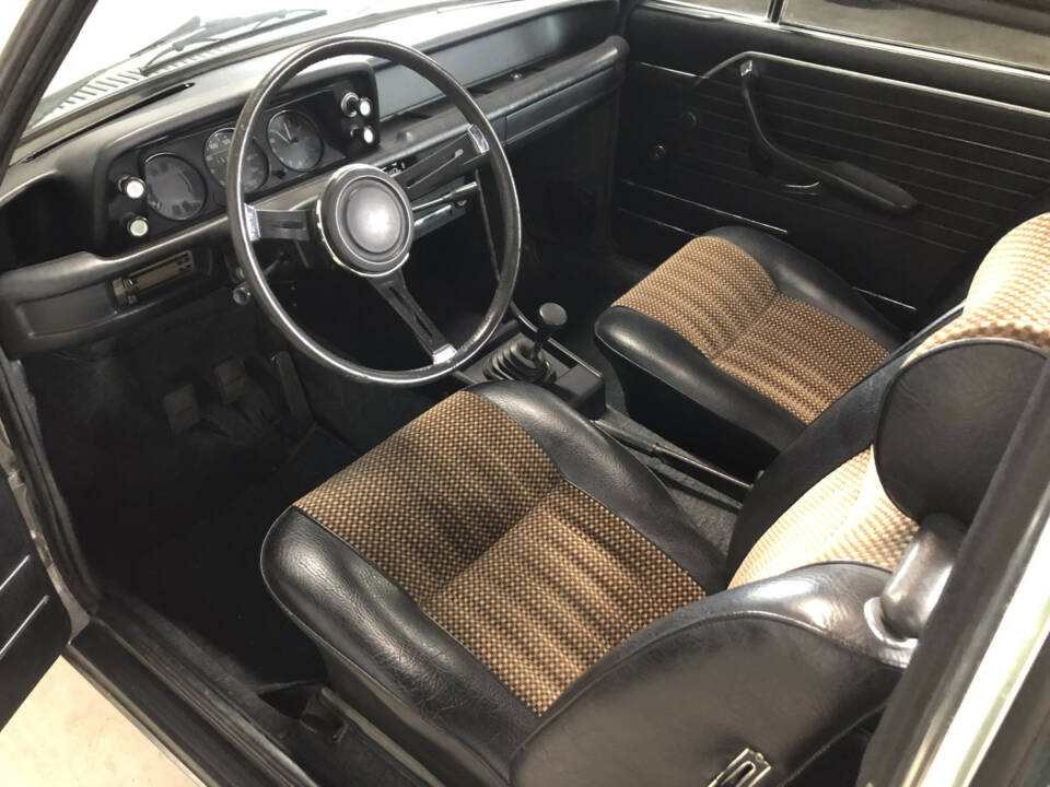 Image 13/30 of BMW 2002 Baur (1972)