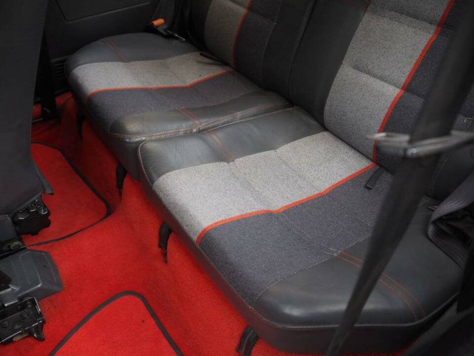 Image 35/50 of Peugeot 205 GTi 1.9 (1988)