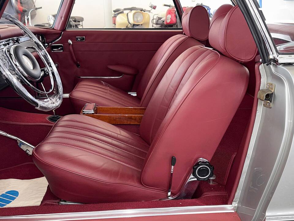 Image 9/24 of Mercedes-Benz 280 SL (1968)