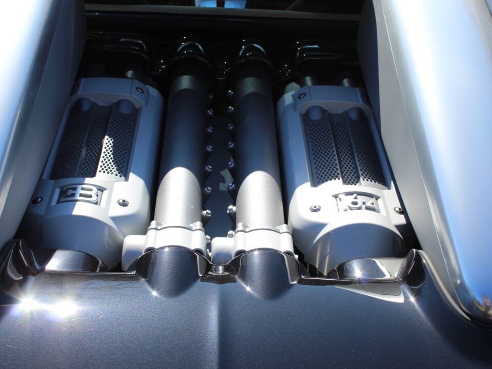 Immagine 16/18 di Bugatti Grand Sport (2011)