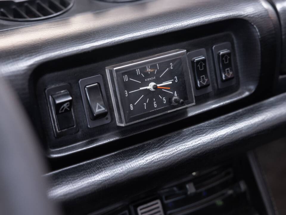 Imagen 9/28 de Peugeot 504 V6 Convertible (1975)