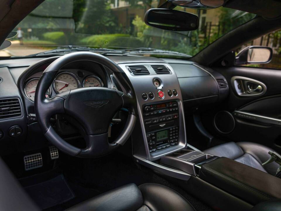 Bild 14/26 von Aston Martin V12 Vanquish (2003)