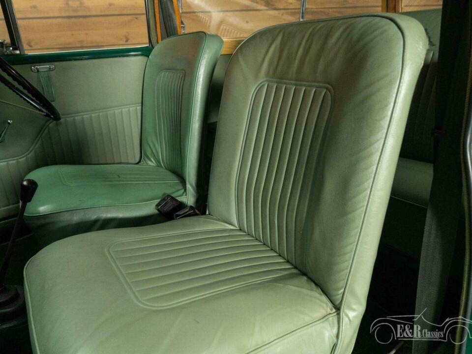 Image 15/19 de Morris Minor 1000 Traveller (1969)