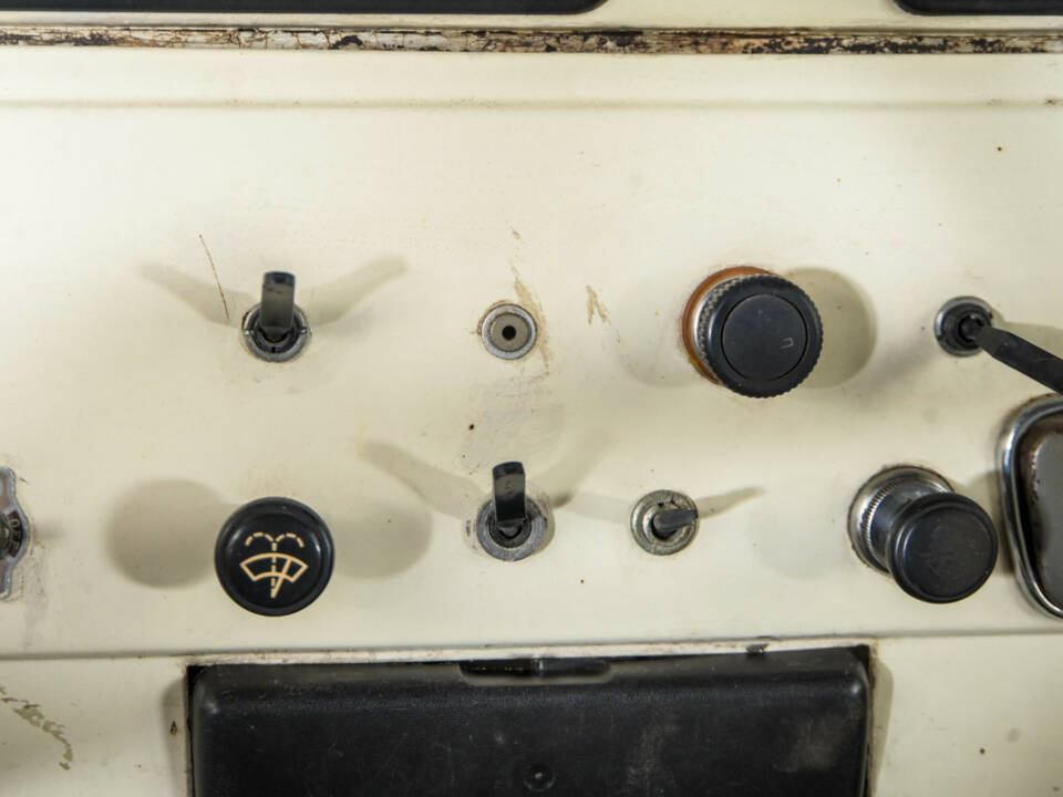 Image 20/50 of Toyota Land Cruiser BJ 43 (1977)