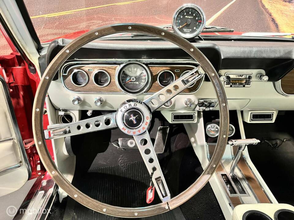 Image 18/34 of Ford Mustang 289 (1966)