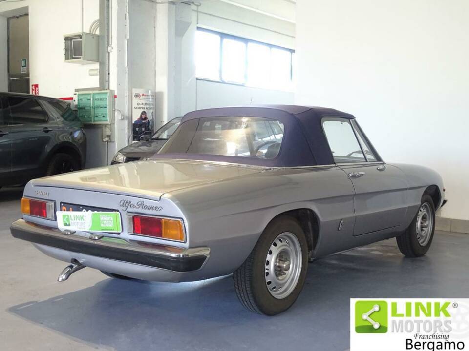 Bild 7/10 von Alfa Romeo Spider 1300 (1977)