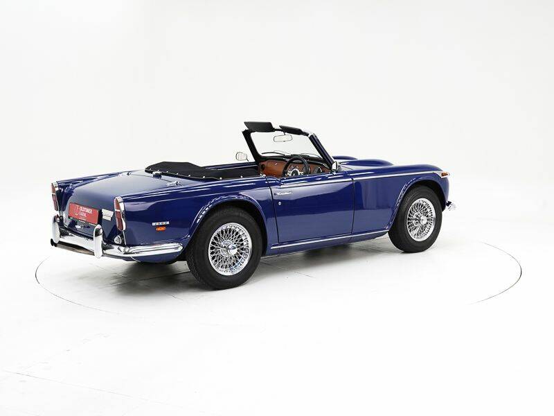 Image 2/15 of Triumph TR 5 PI (1968)