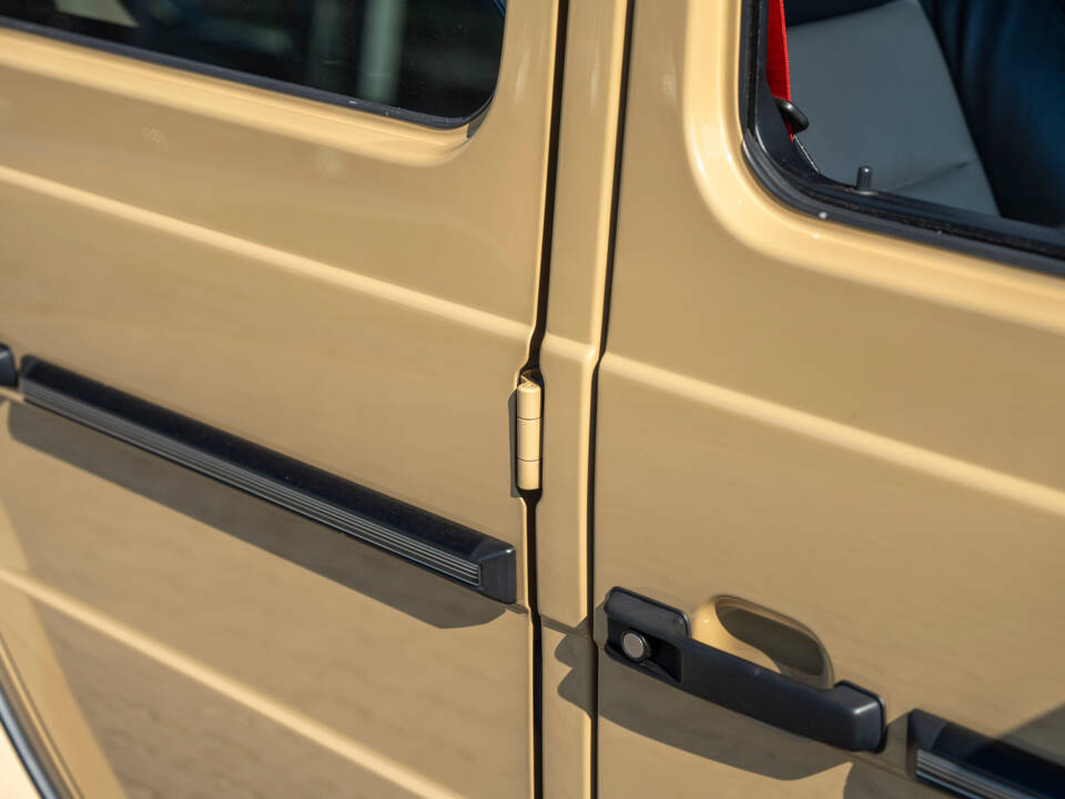 Image 24/33 of Mercedes-Benz G 500 (LWB) (2017)