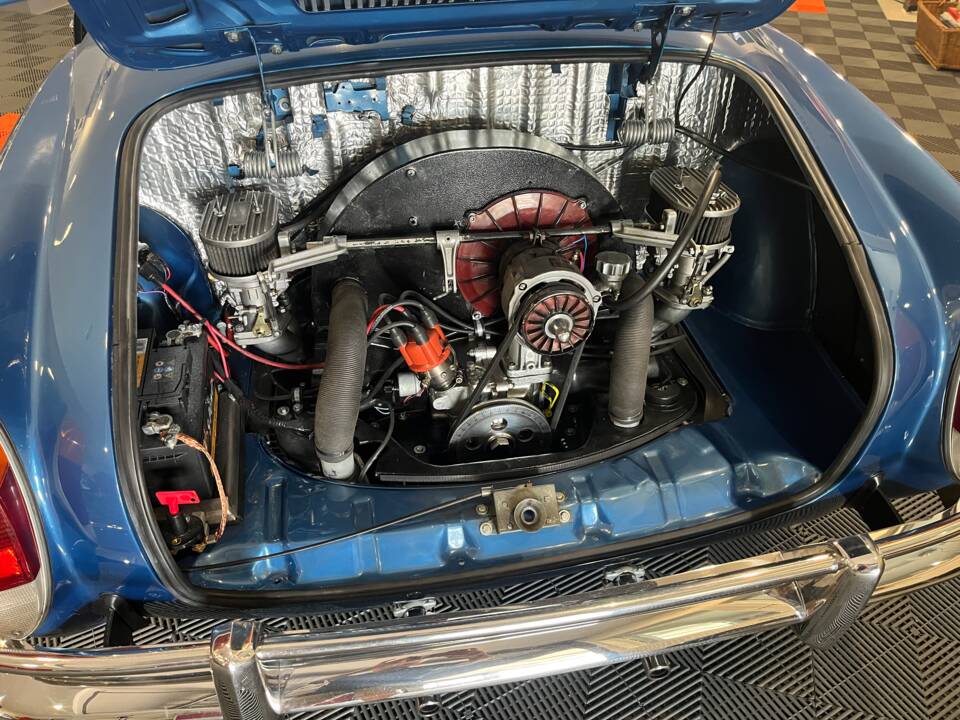 Image 11/15 of Volkswagen Karmann Ghia 1600 (1974)