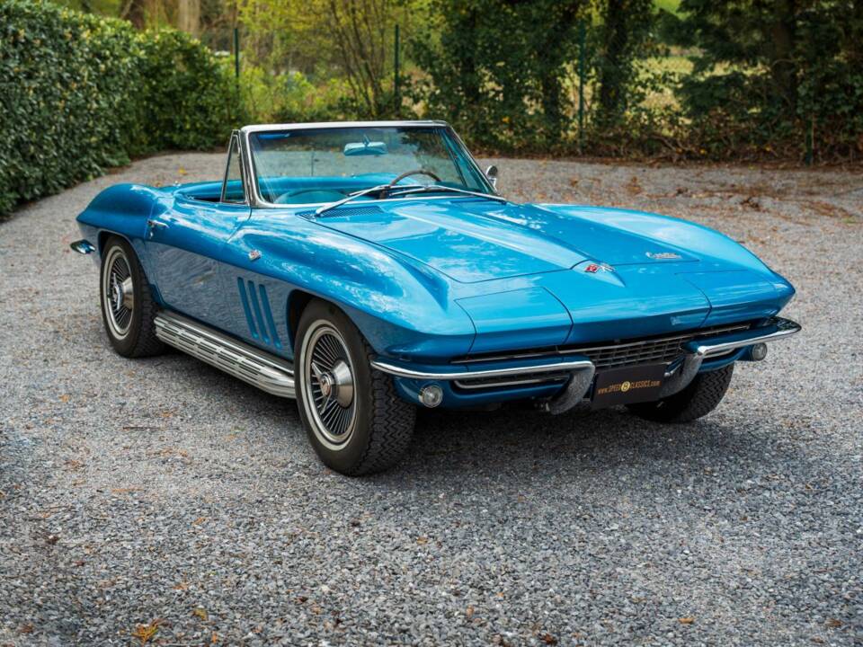 Image 4/19 of Chevrolet Corvette Sting Ray (1966)