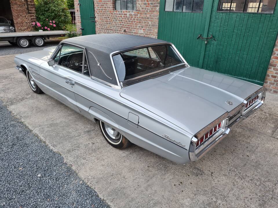 Image 5/43 of Ford Thunderbird Landau Coupe (1965)