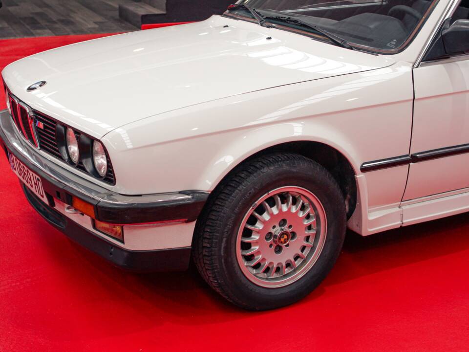 Image 20/38 of BMW 325i (1986)