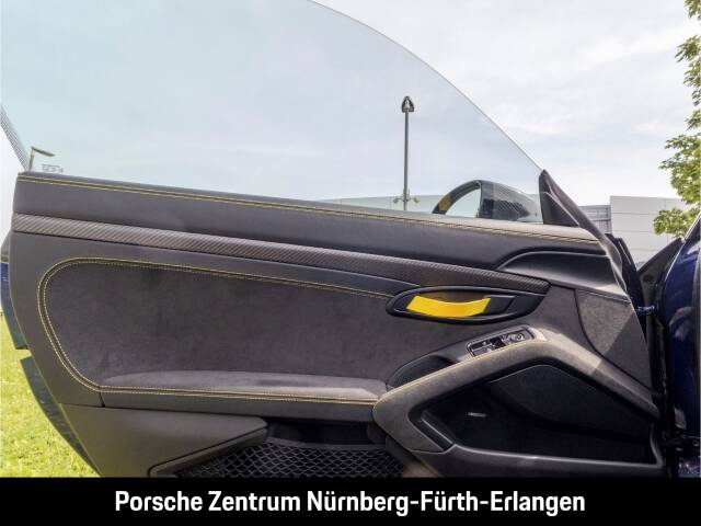 Image 33/50 of Porsche 718 Cayman GT4 RS Weissach (2025)