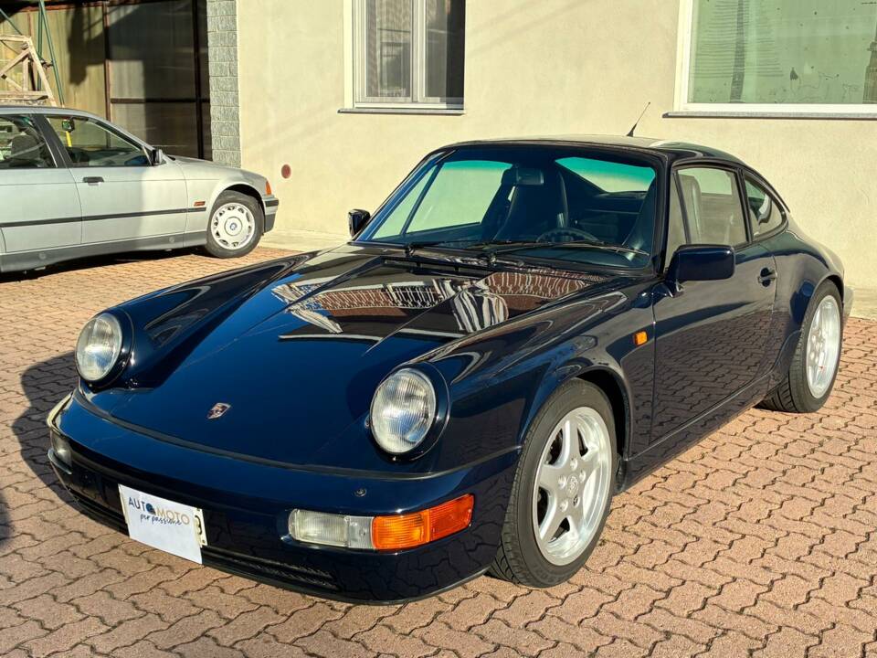 Image 1/36 de Porsche 911 Carrera 4 (1989)