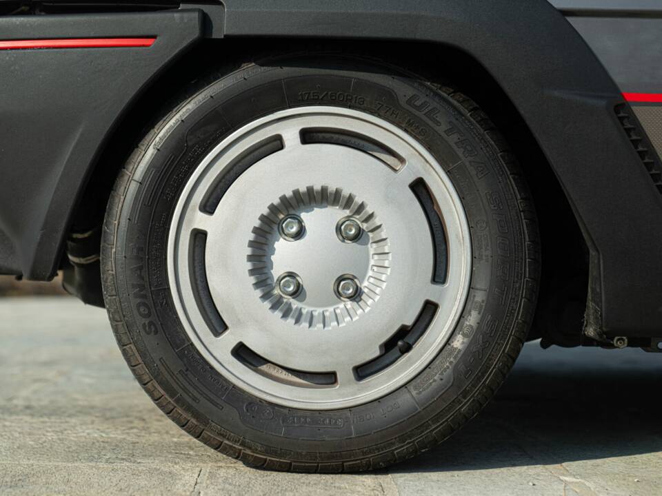 Image 12/50 de Renault R 5 GT Turbo (1986)