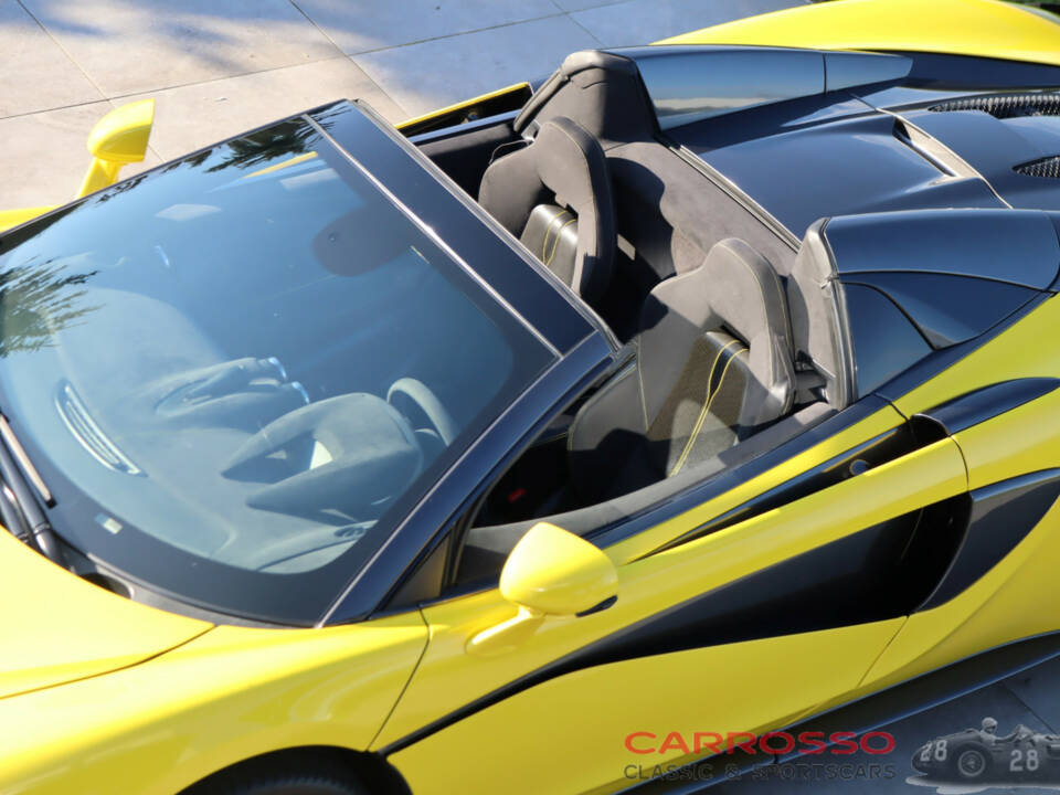 Immagine 15/50 di McLaren 570S Spider &quot;Launch Edition&quot; (2018)