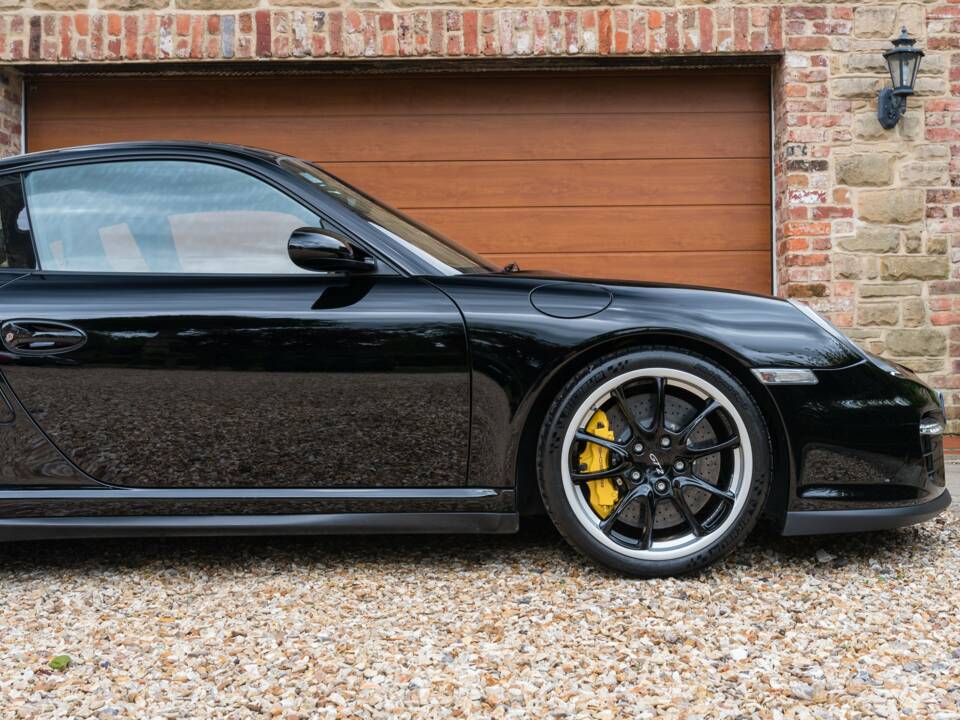 Image 10/47 of Porsche 911 GT2 (2009)