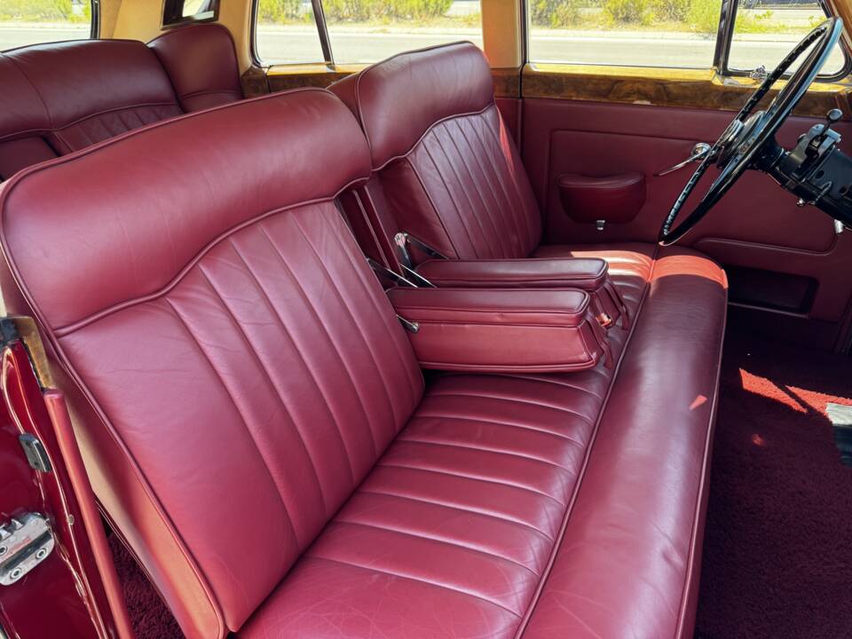 Image 57/81 of Bentley S 1 (1959)