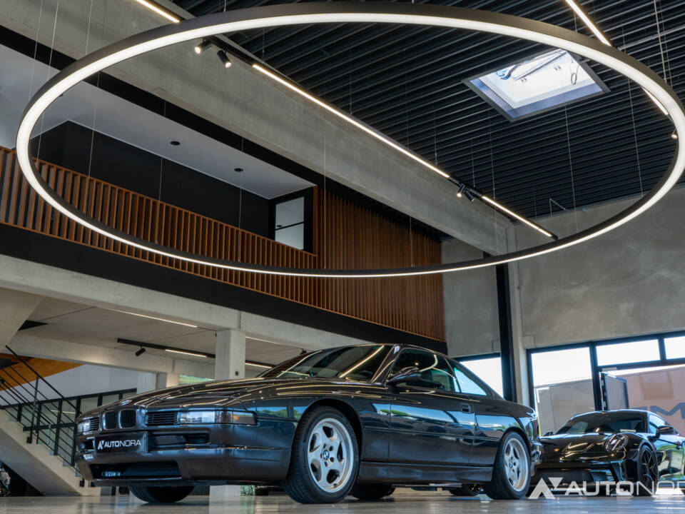Image 16/46 of BMW 850CSi (1993)