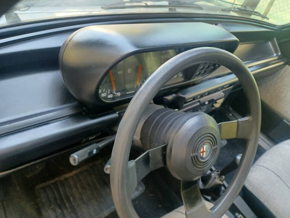 Bild 2/8 von Alfa Romeo Giulietta 1.6 (1984)