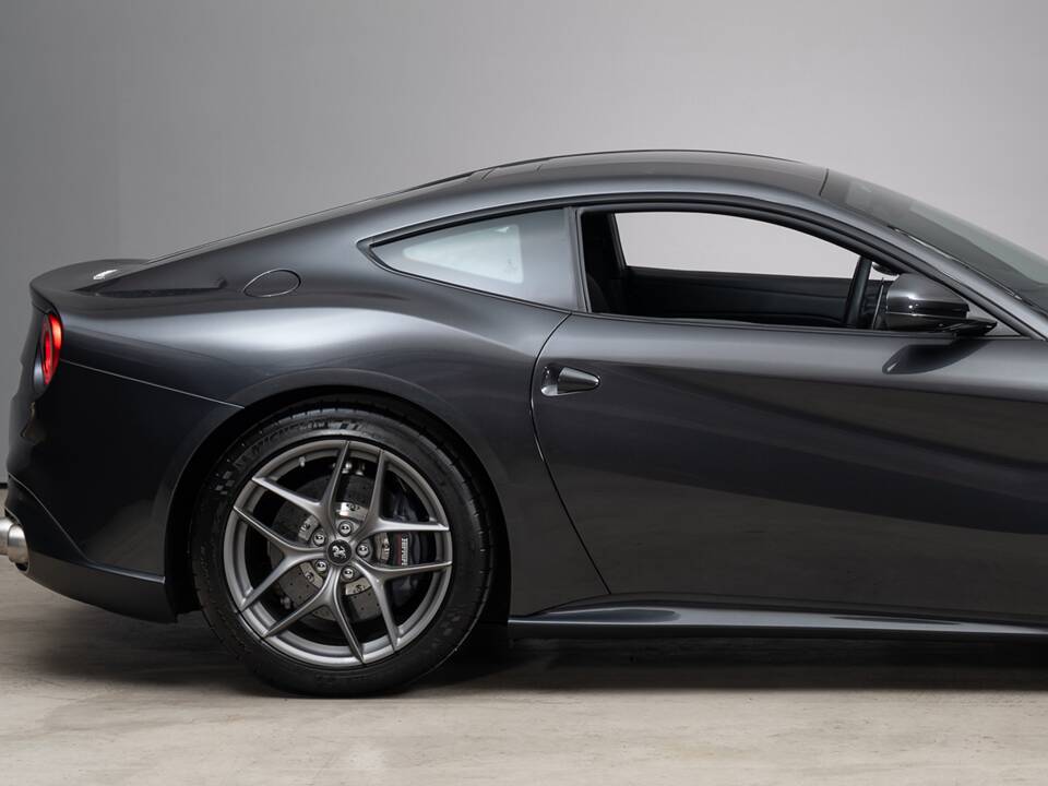 Imagen 7/40 de Ferrari F12berlinetta (2014)