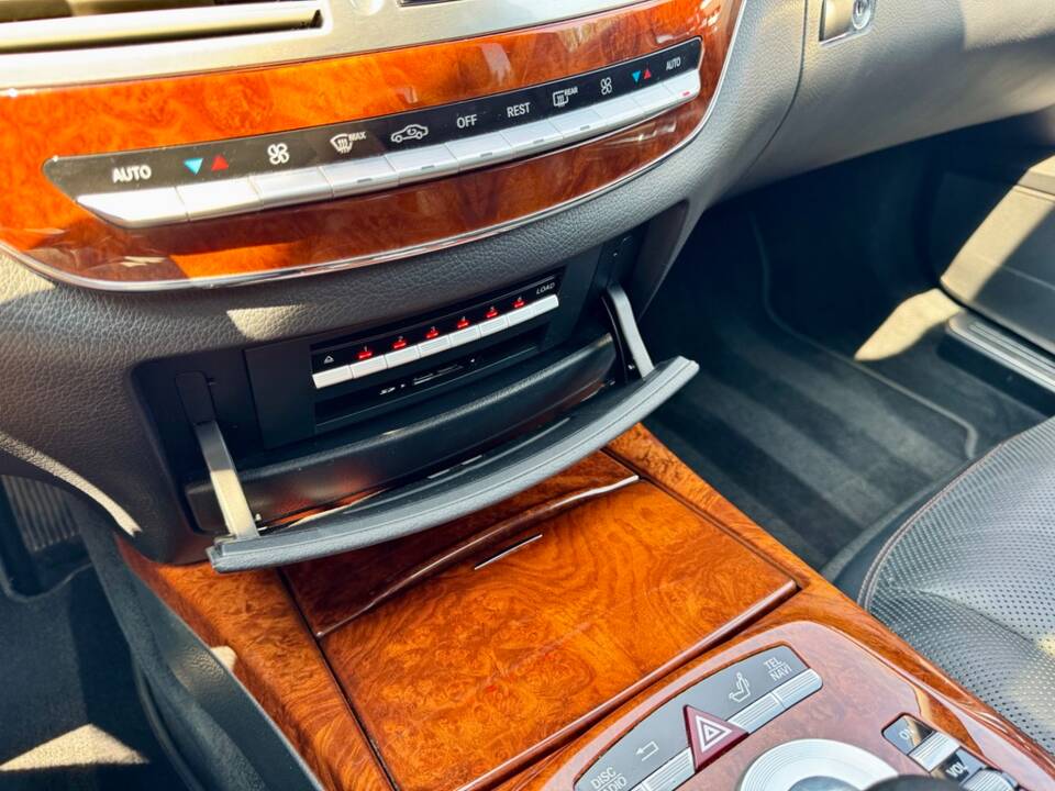 Bild 55/79 von Mercedes-Benz S 500 BlueEFFICIENCY (2011)