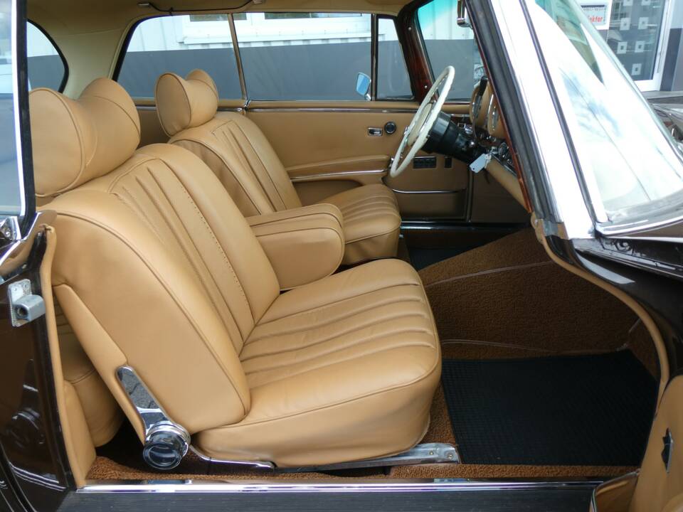 Image 12/21 of Mercedes-Benz 280 SE (1969)