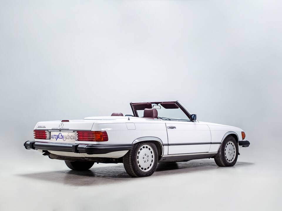 Image 21/48 of Mercedes-Benz 560 SL (1988)