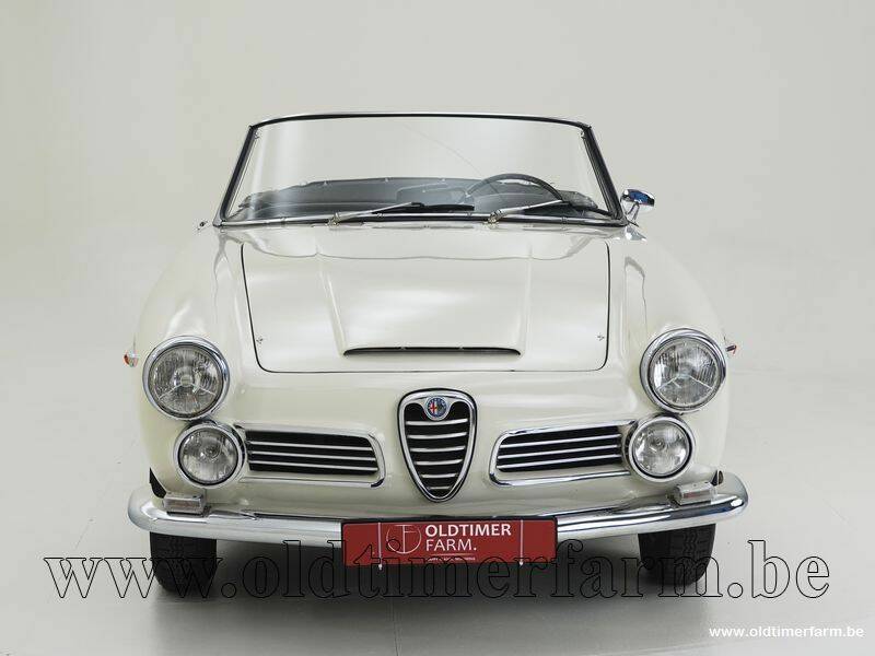 Image 9/15 de Alfa Romeo 2600 Spider (1963)