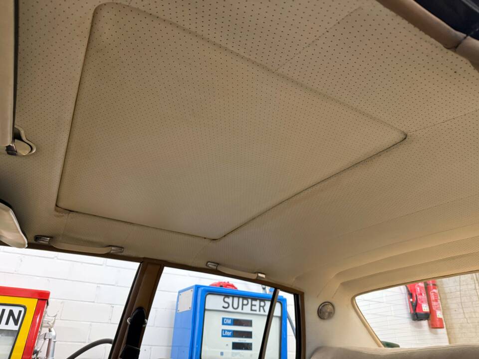 Immagine 11/19 di Opel Diplomat V8 5,4 (1976)