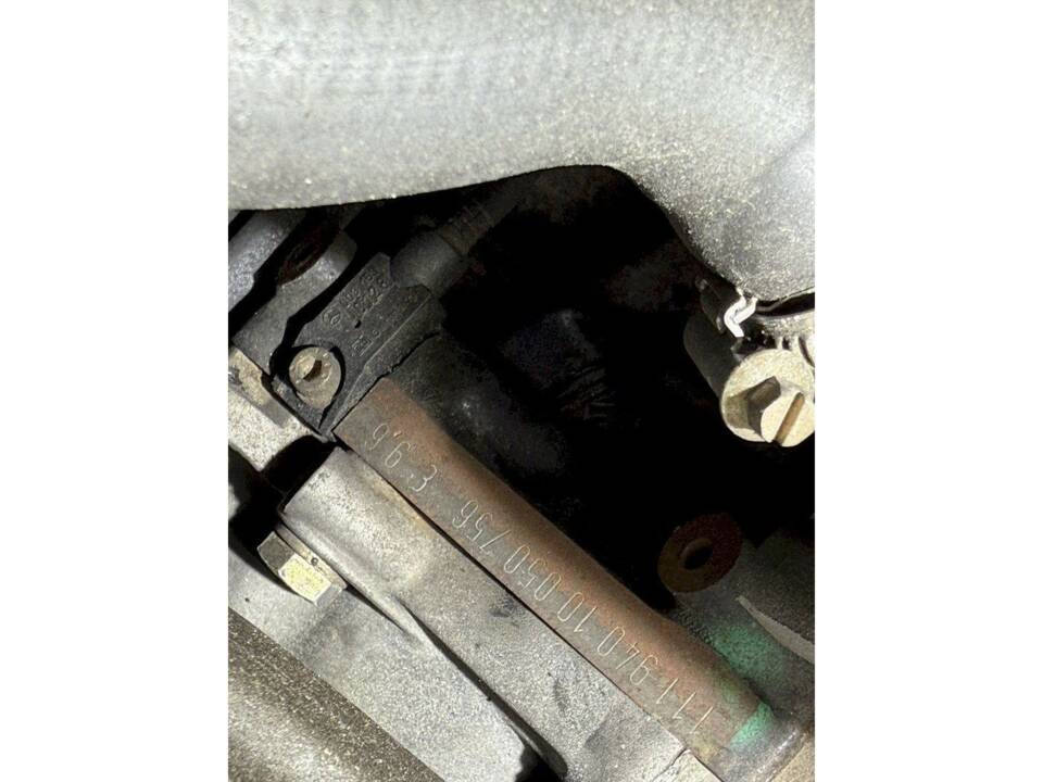 Image 32/36 of Mercedes-Benz E 200 (1994)