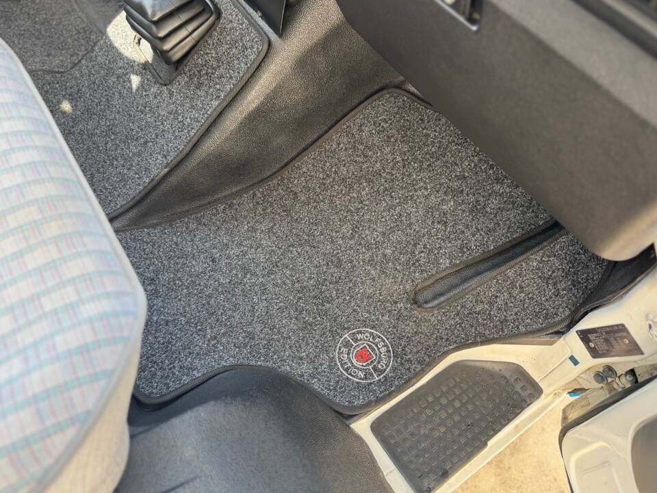 Bild 19/37 von Volkswagen T3 Caravelle 1.9 (1989)