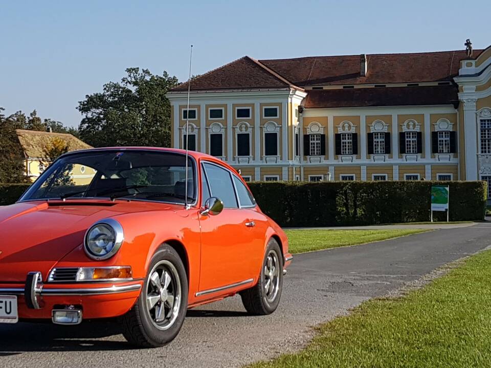 Image 3/79 of Porsche 912 (1969)