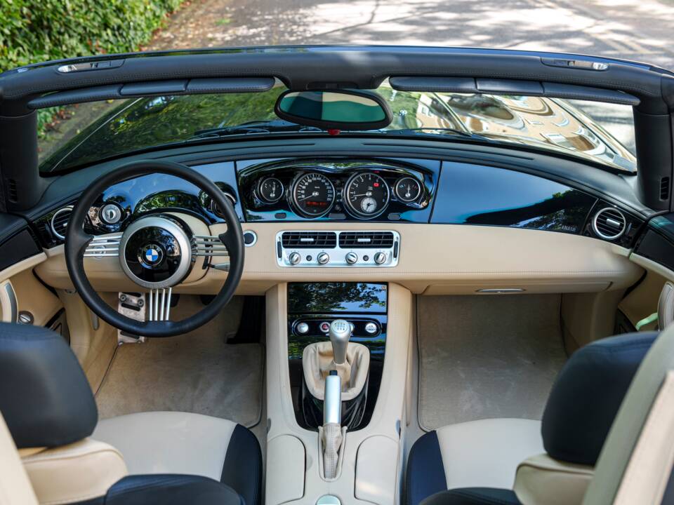 Image 17/30 of BMW Z8 (2003)