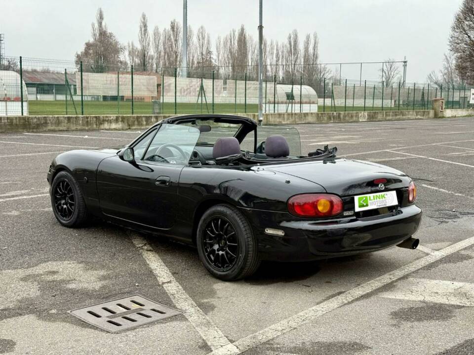Afbeelding 10/25 van Mazda MX-5 1.6 (2000)