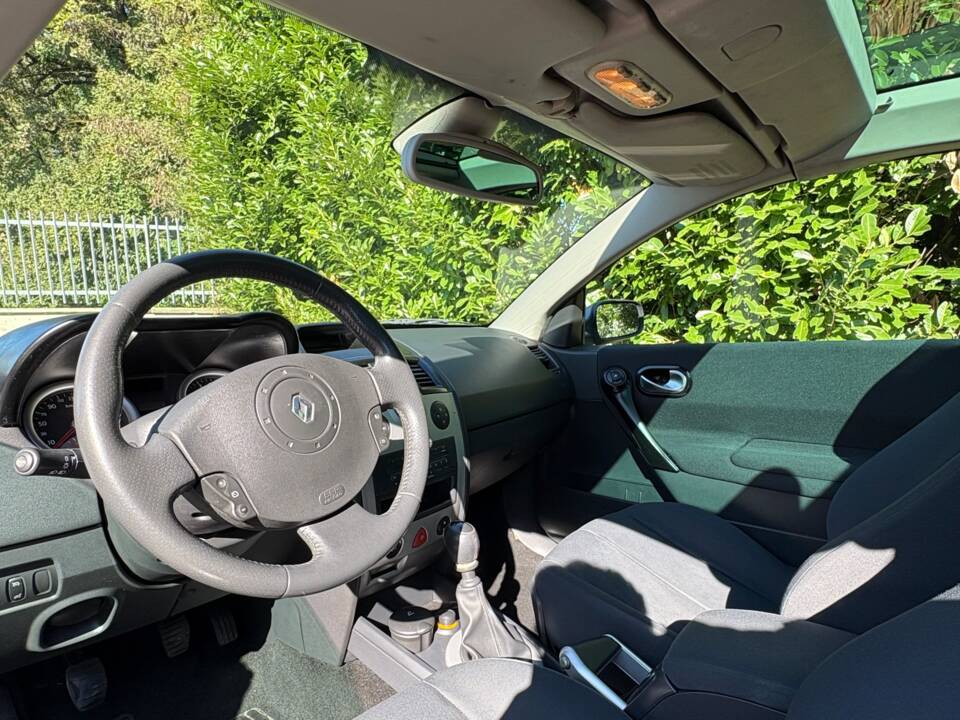 Image 7/9 of Renault Mégane CC 2.0 16V (2004)