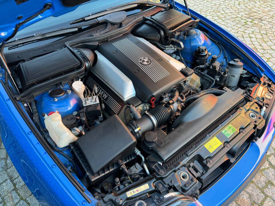 Image 68/100 of BMW 540i Touring (1998)