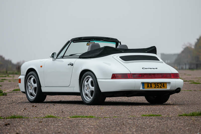 Image 4/38 of Porsche 911 Carrera 4 (1991)